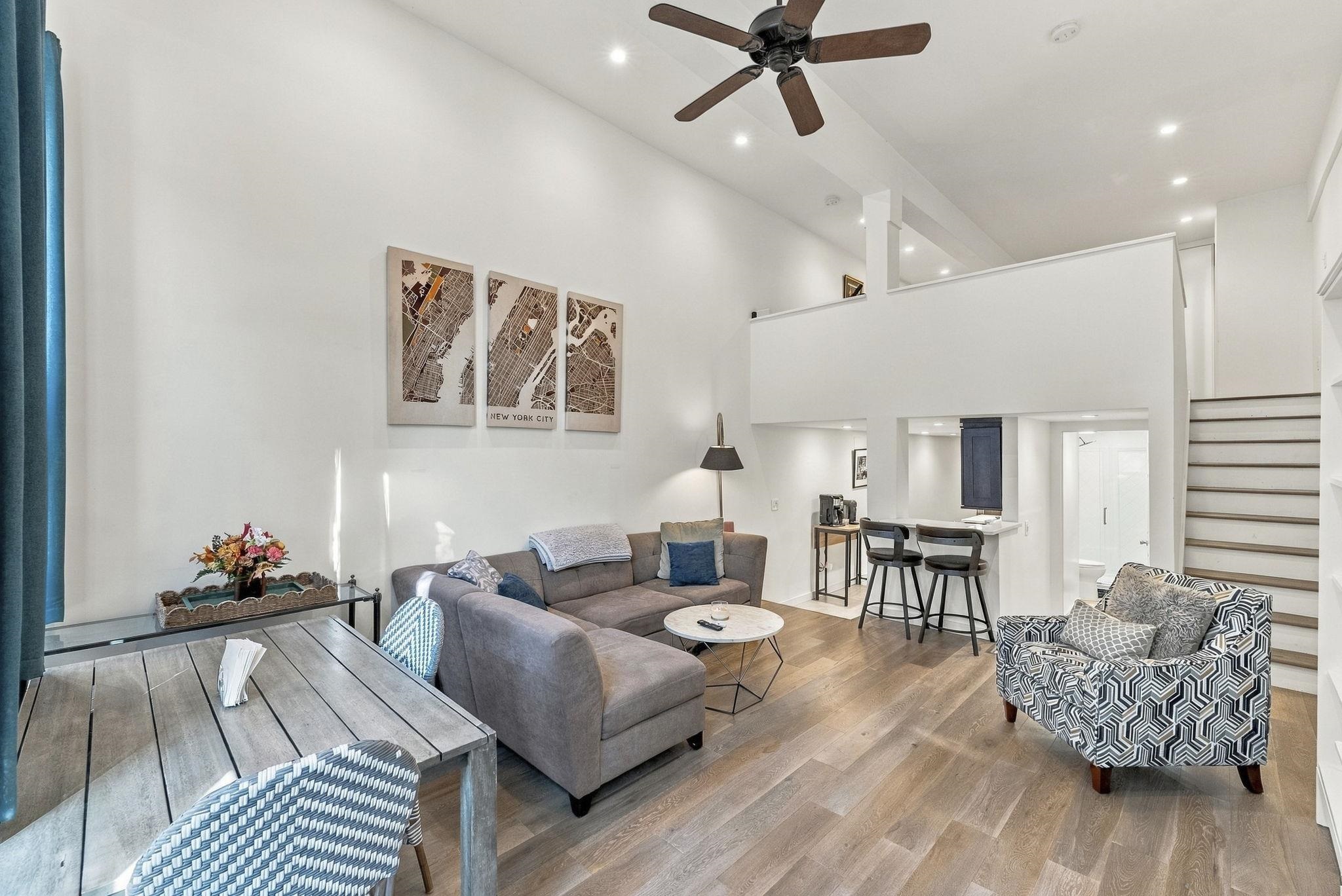 1300 HUDSON ST - Photo 4