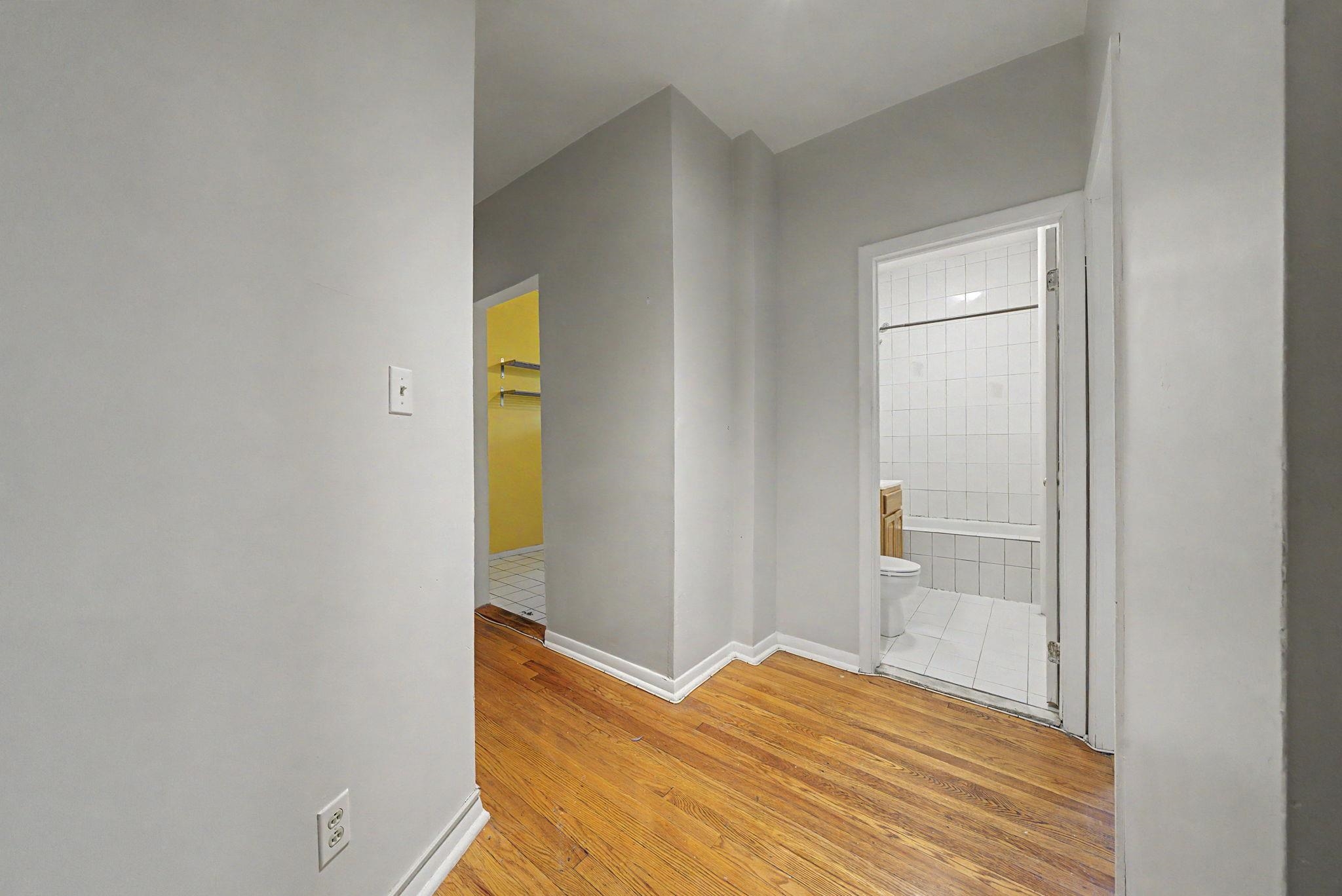 18 74TH ST - Photo 4