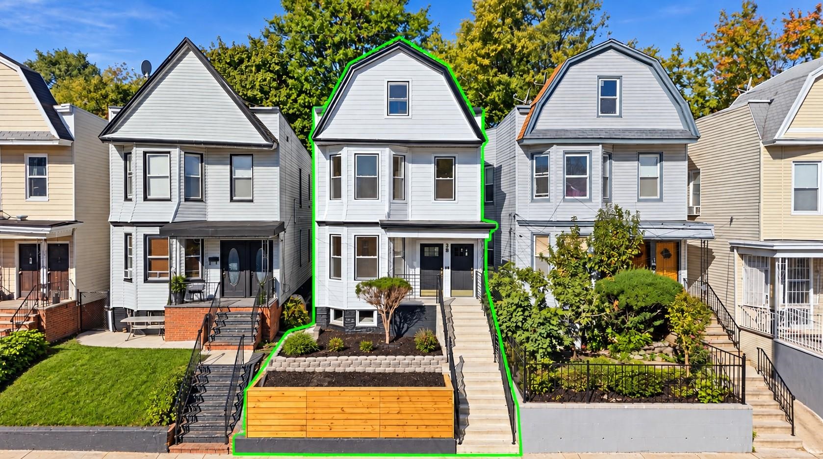 55 RANDOLPH AVE - Photo 2