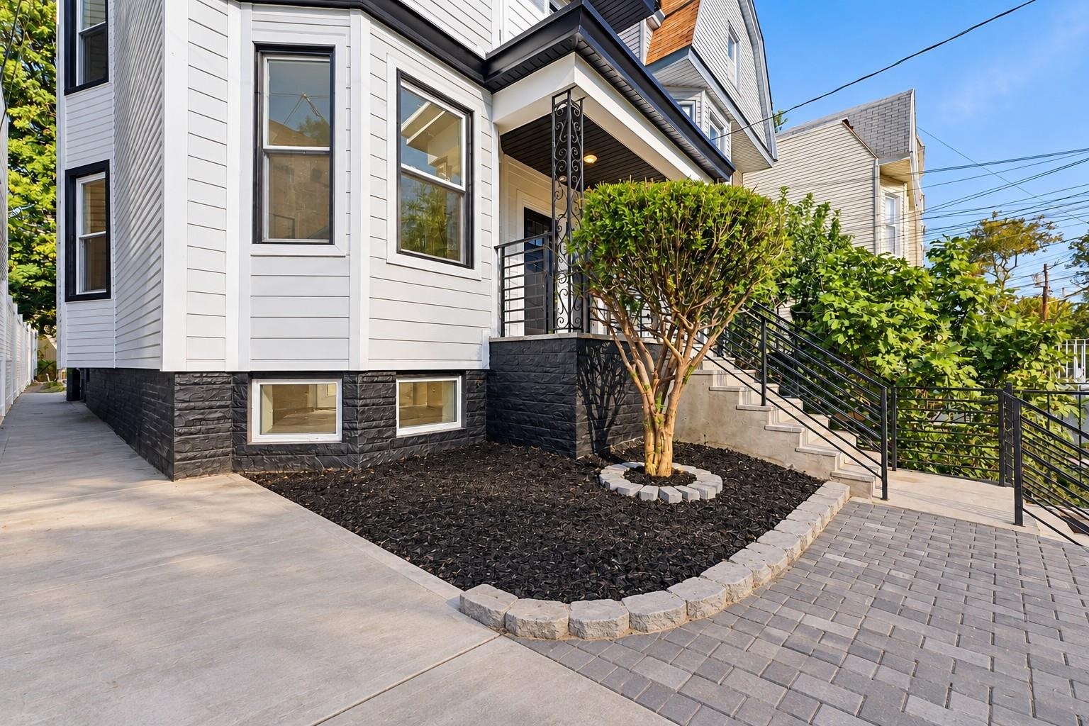55 RANDOLPH AVE - Photo 4