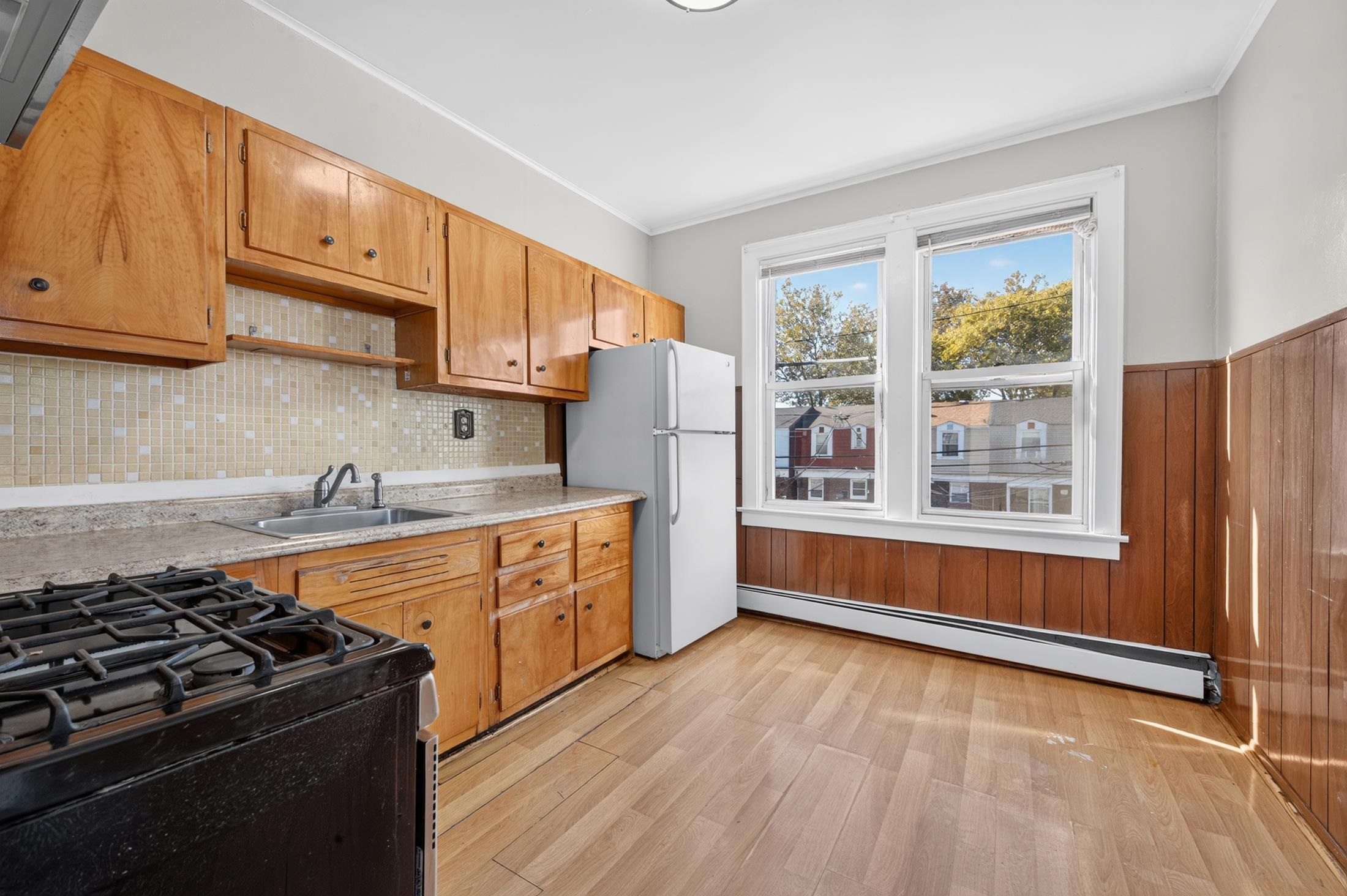 391 VAN NOSTRAND AVE - Photo 4