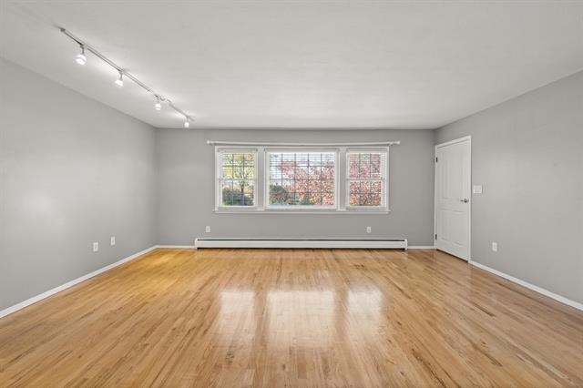 13 COUNTRY VILLAGE CT - Photo 4