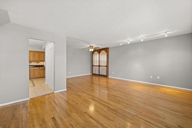 13 COUNTRY VILLAGE CT - Photo 5