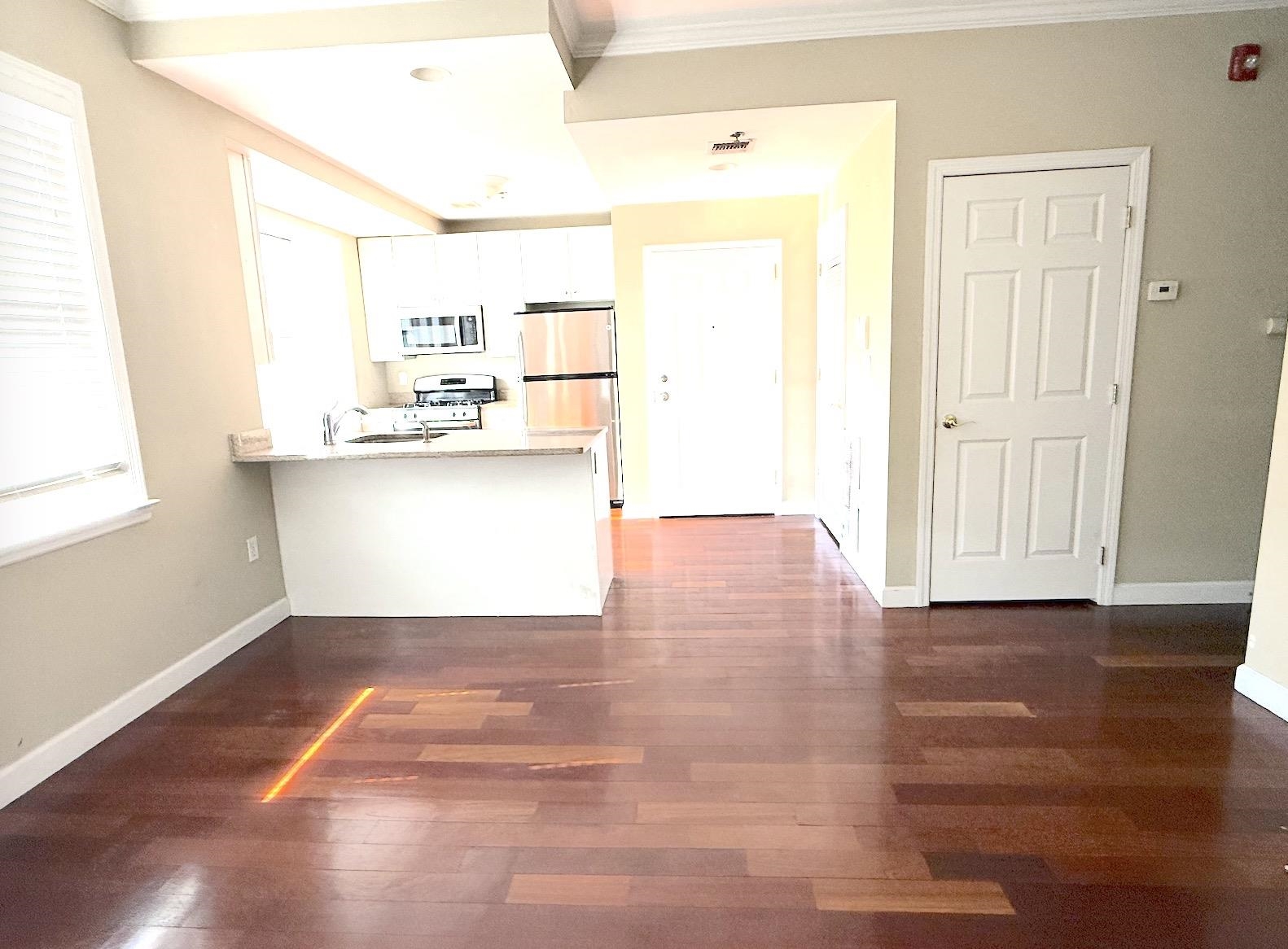 620 38TH ST - Photo 3