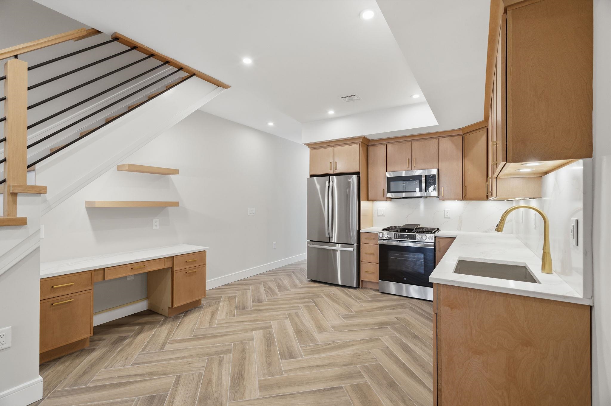 27 CLINTON AVE - Photo 4