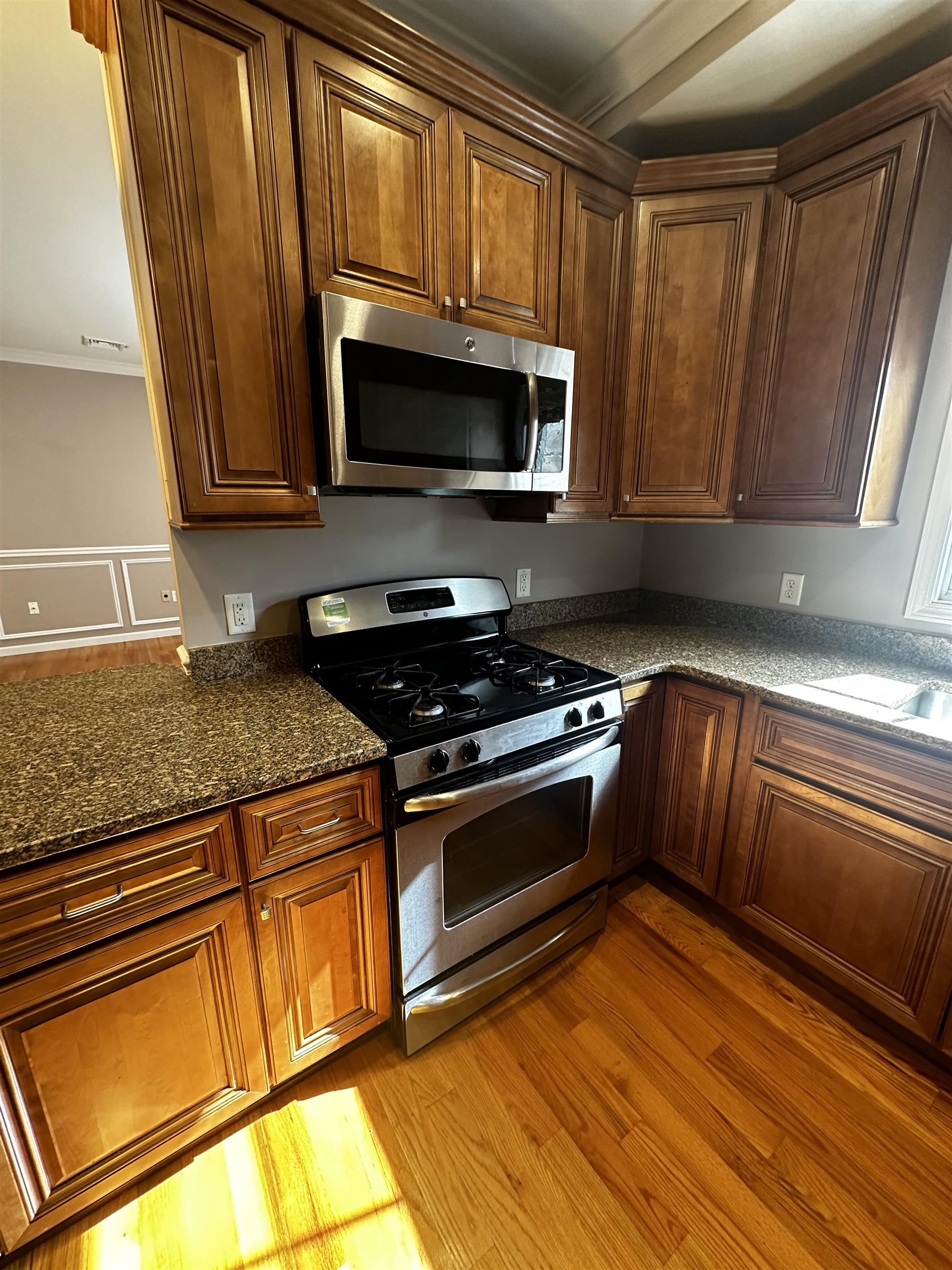 141 68TH ST - Photo 5