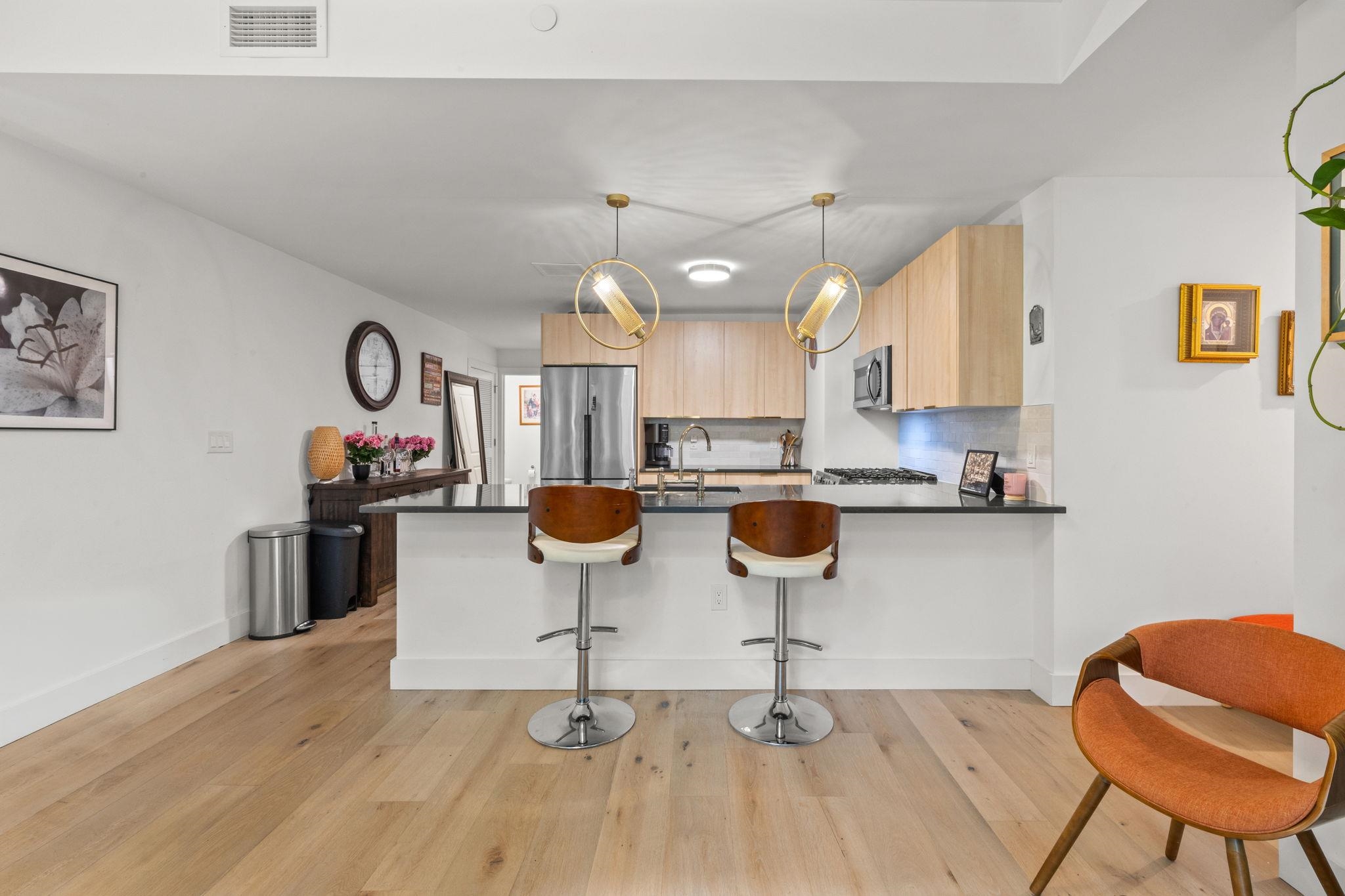 348 BALDWIN AVE - Photo 4