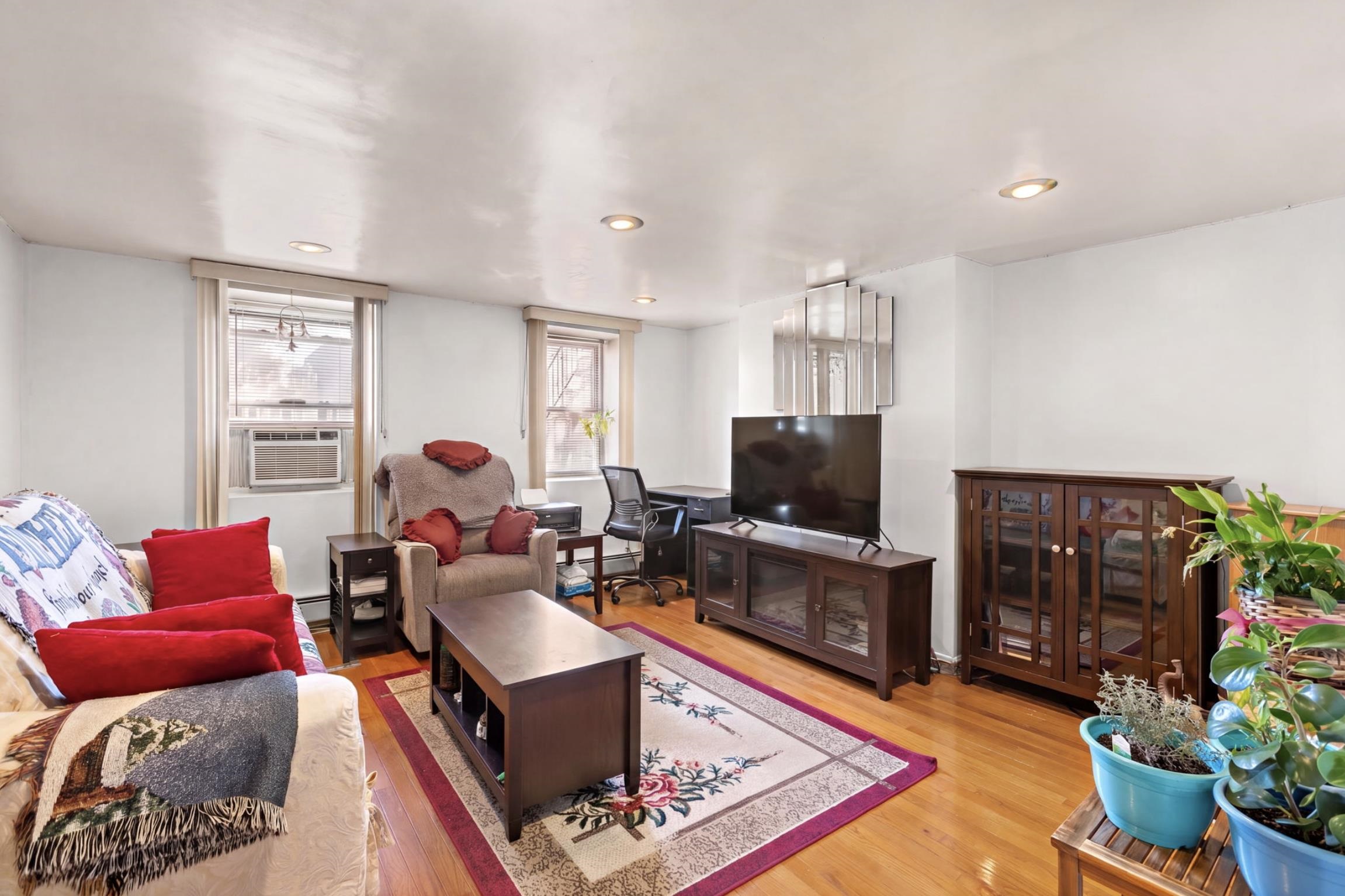 79 CHESTNUT AVE - Photo 2