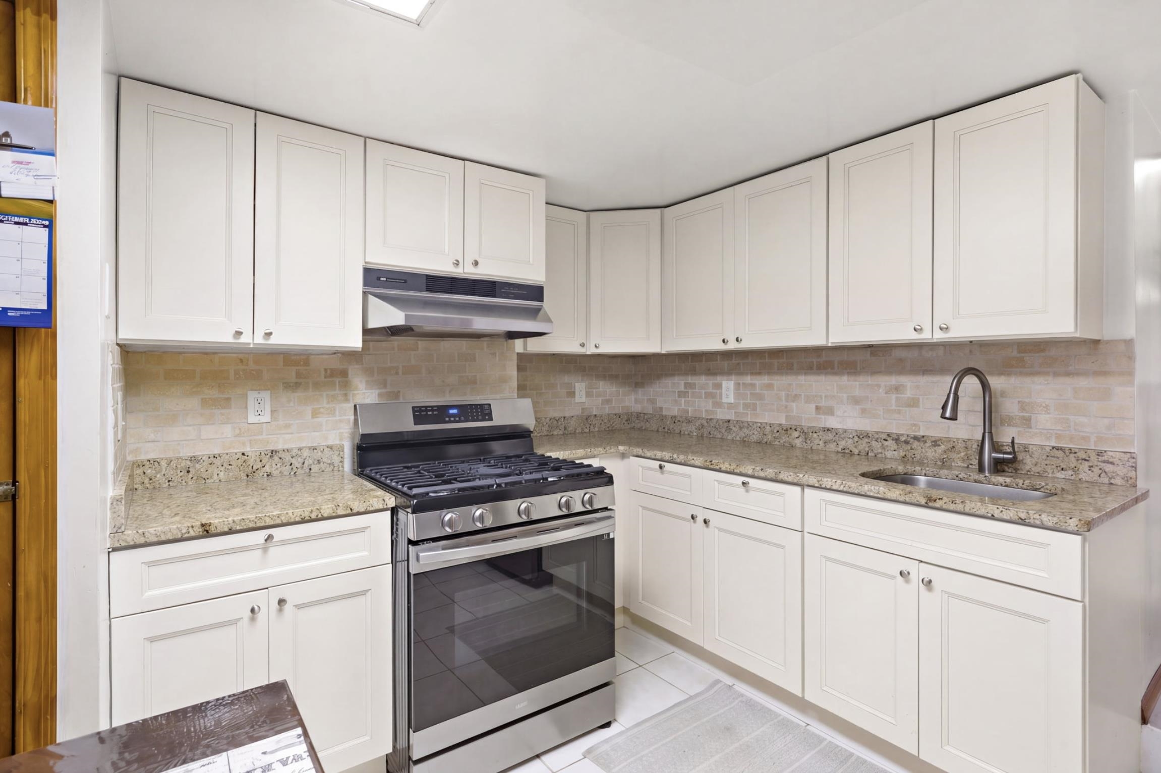 79 CHESTNUT AVE - Photo 4
