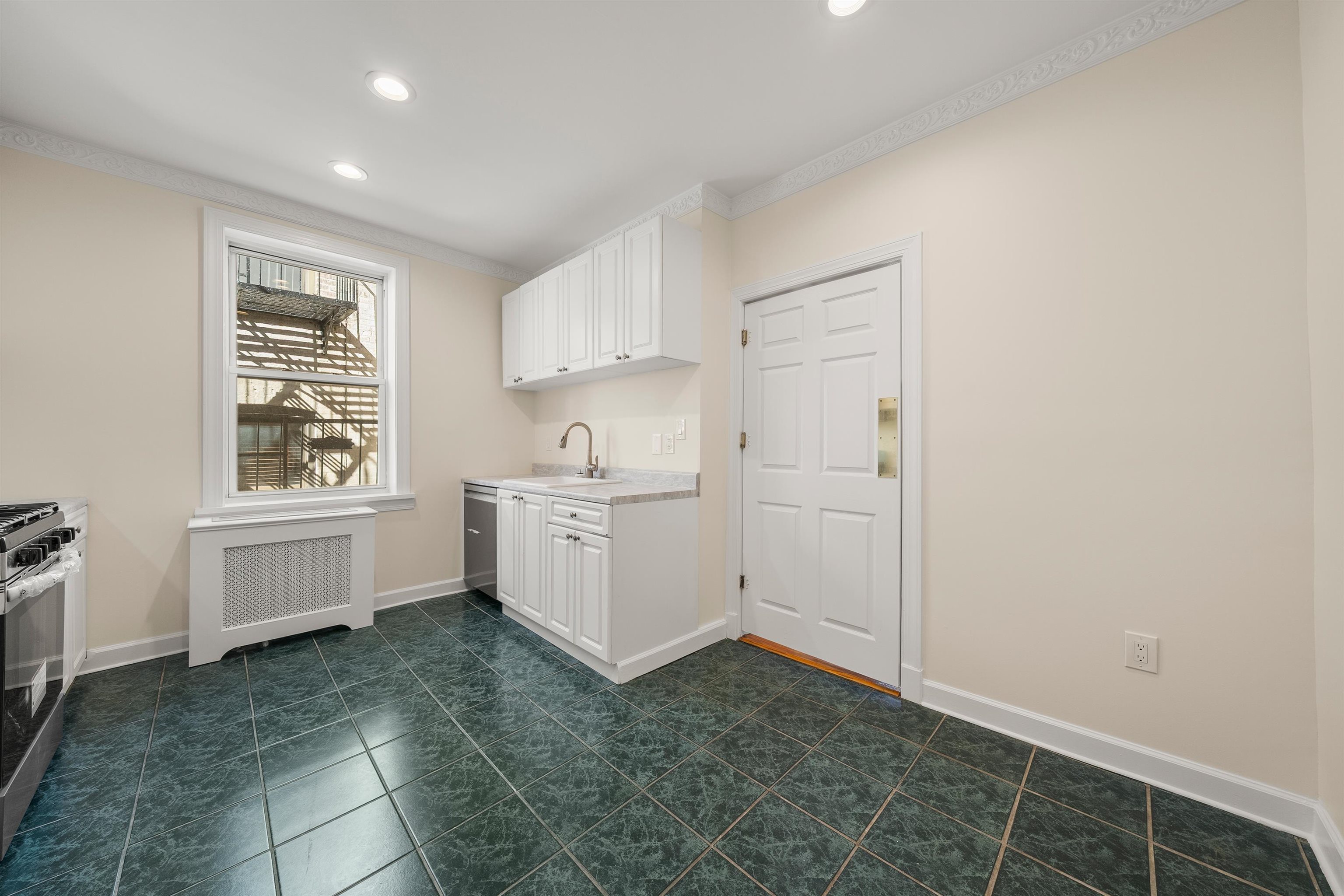 325 79TH ST - Photo 5