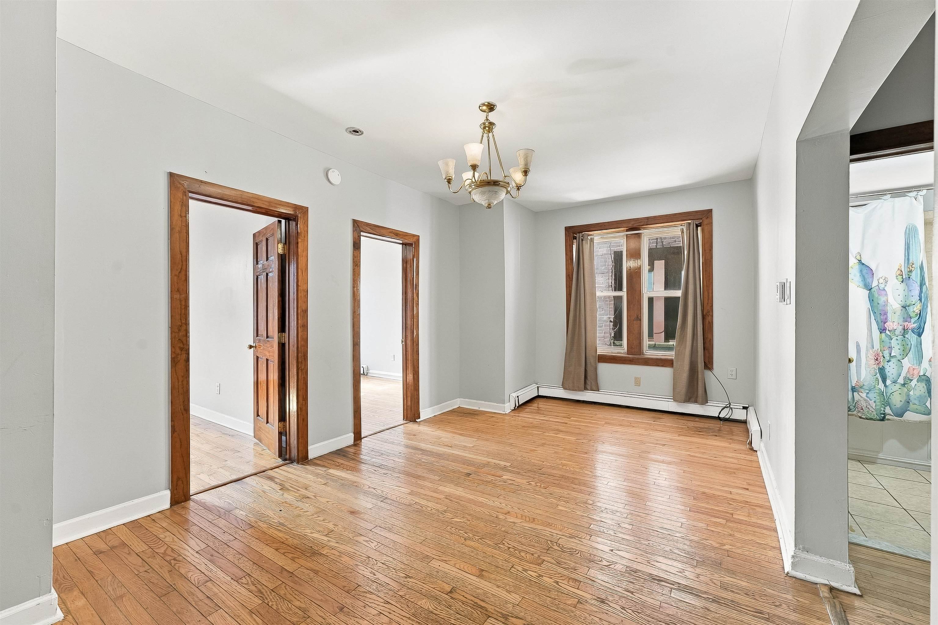 258 CLENDENNY AVE - Photo 2