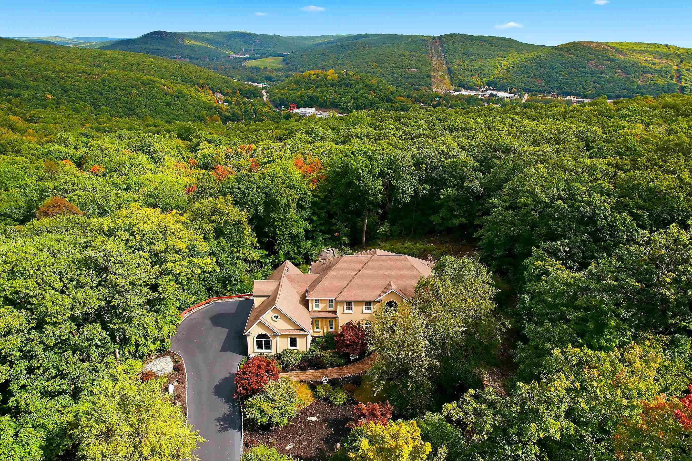 21 PINE HILL RD - Photo 2