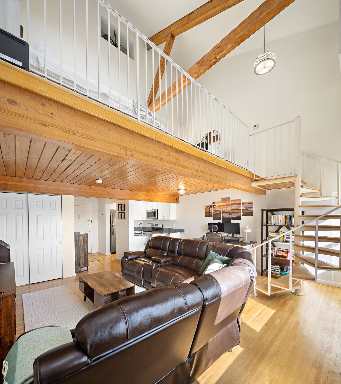 450 7TH ST - Photo 2