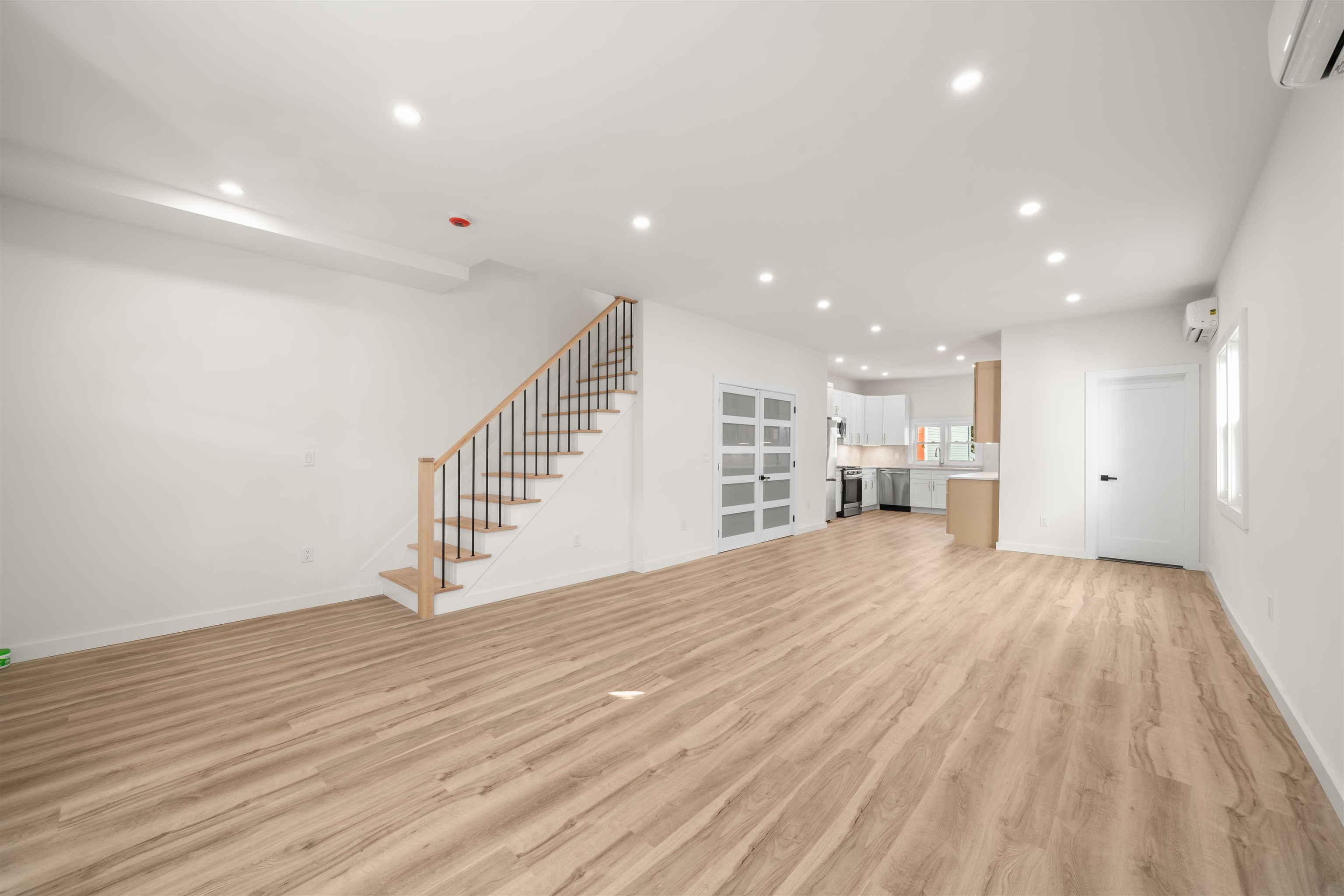 13 EAST 32ND ST - Photo 5