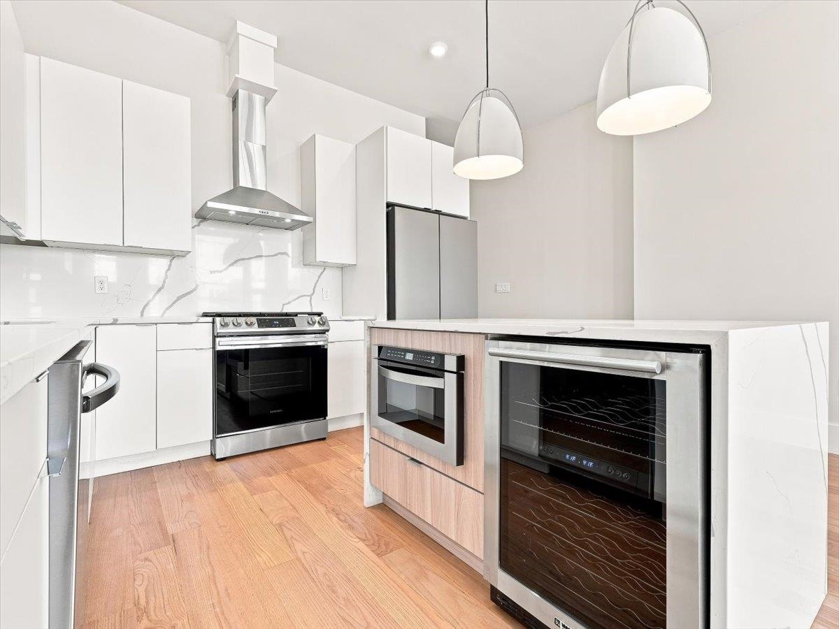220 FREEMAN AVE - Photo 4