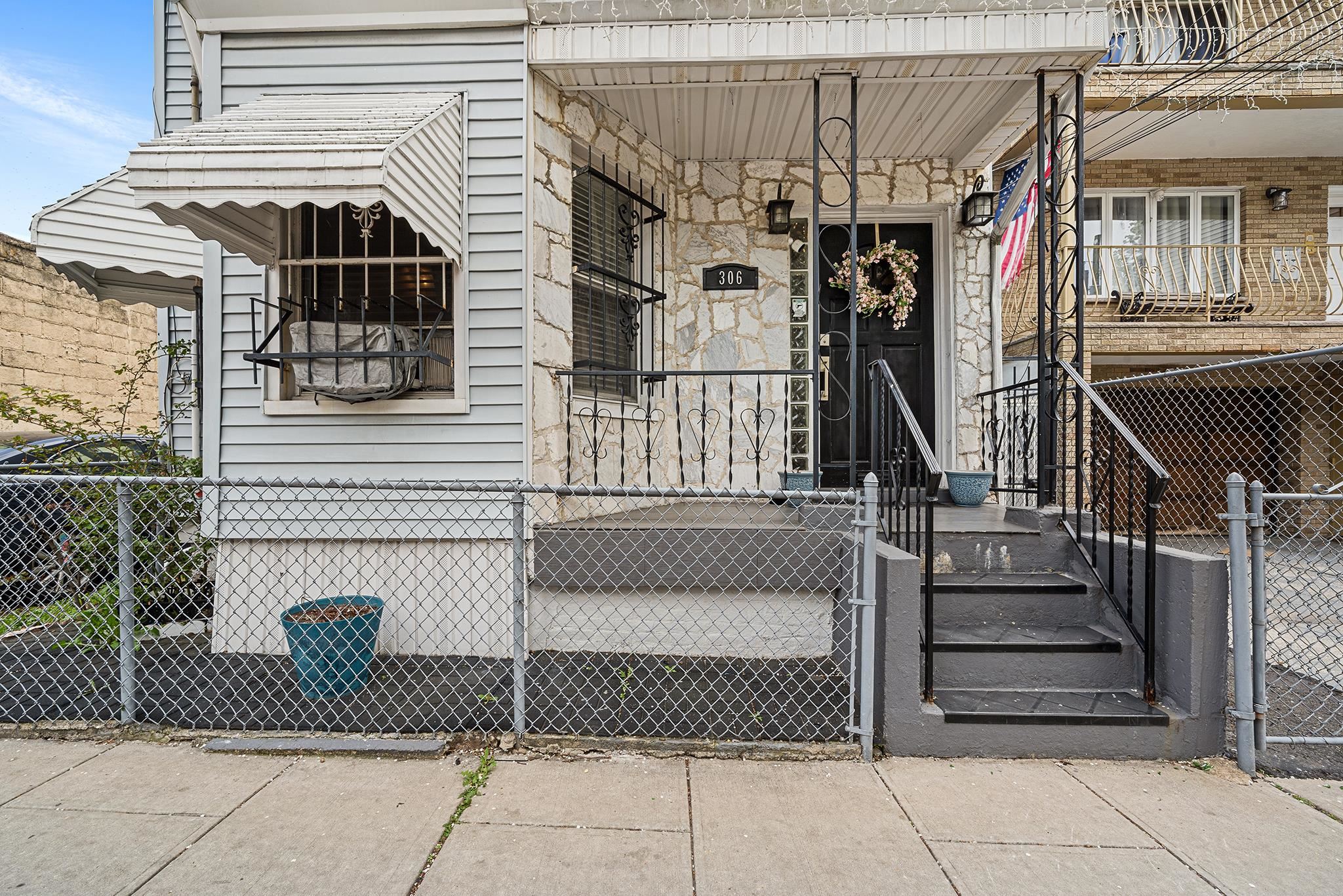 306 BERGENLINE AVE - Photo 4