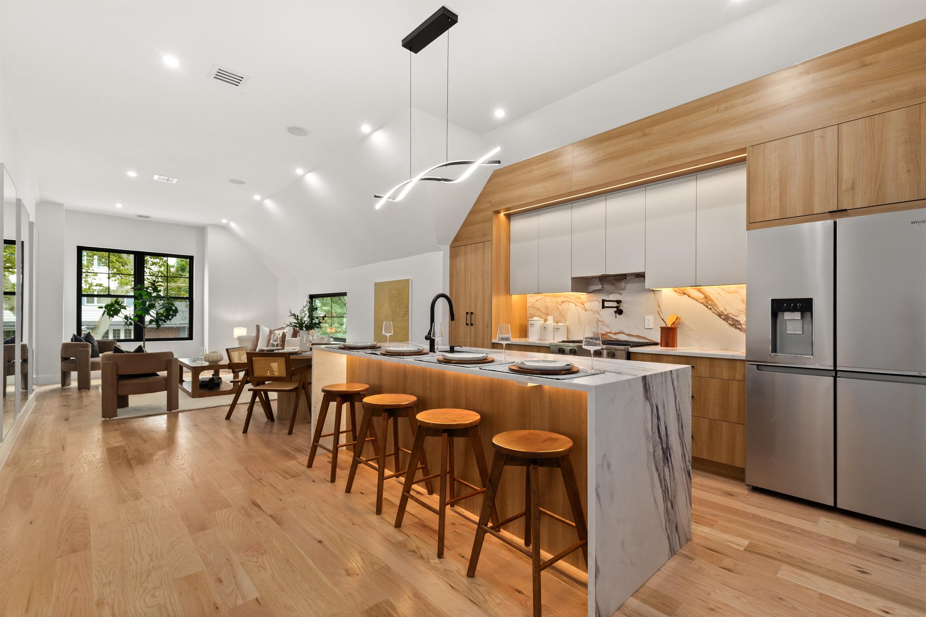 85 SHERMAN PL - Photo 2