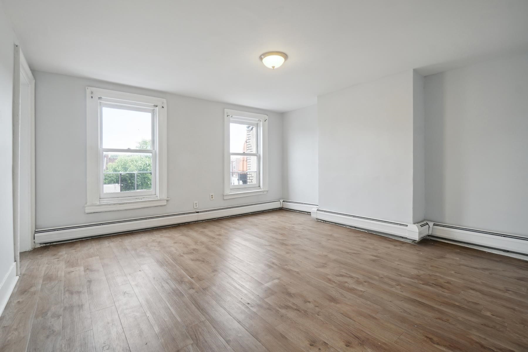 99 MONTICELLO AVE - Photo 4