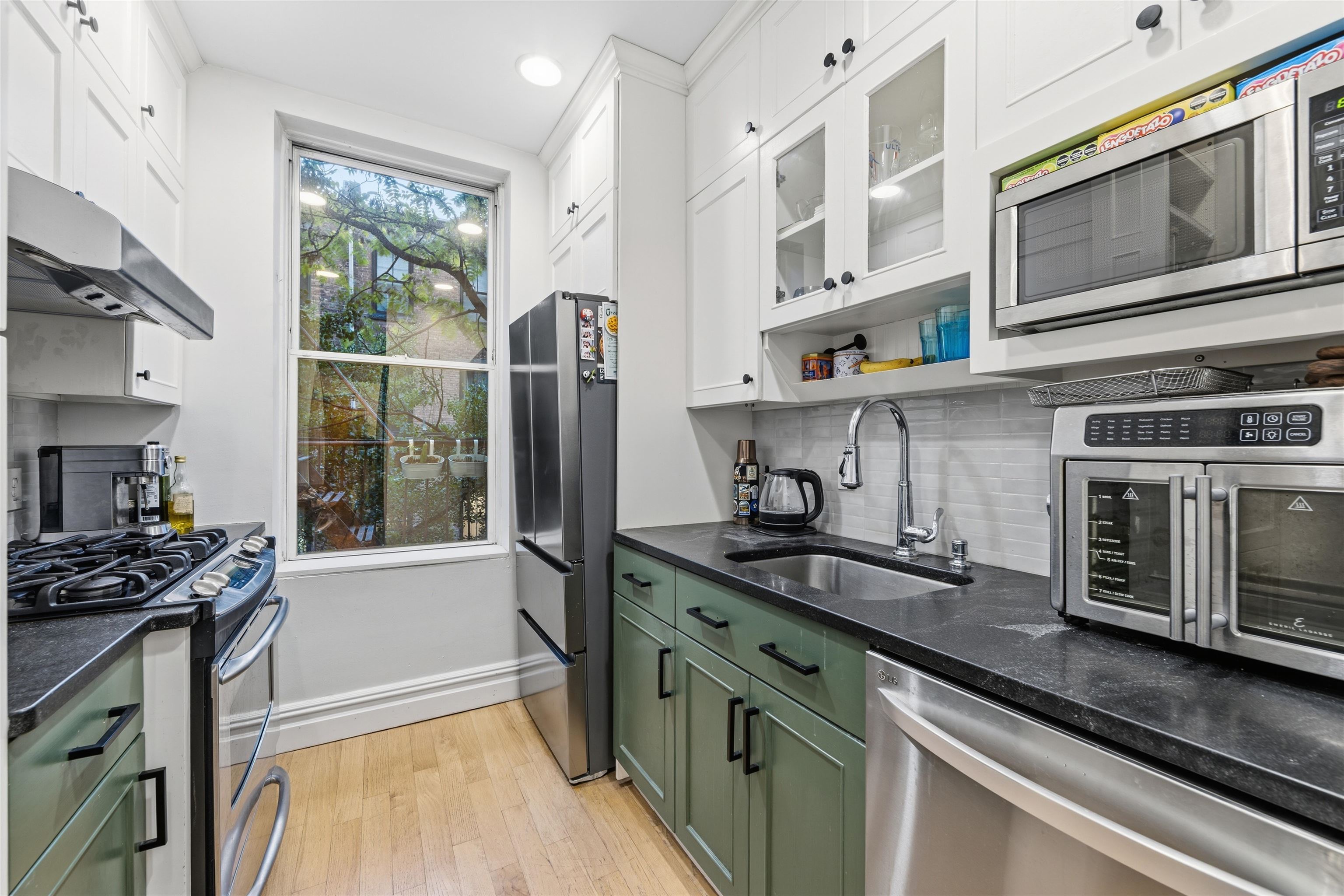 1212 WASHINGTON ST - Photo 3
