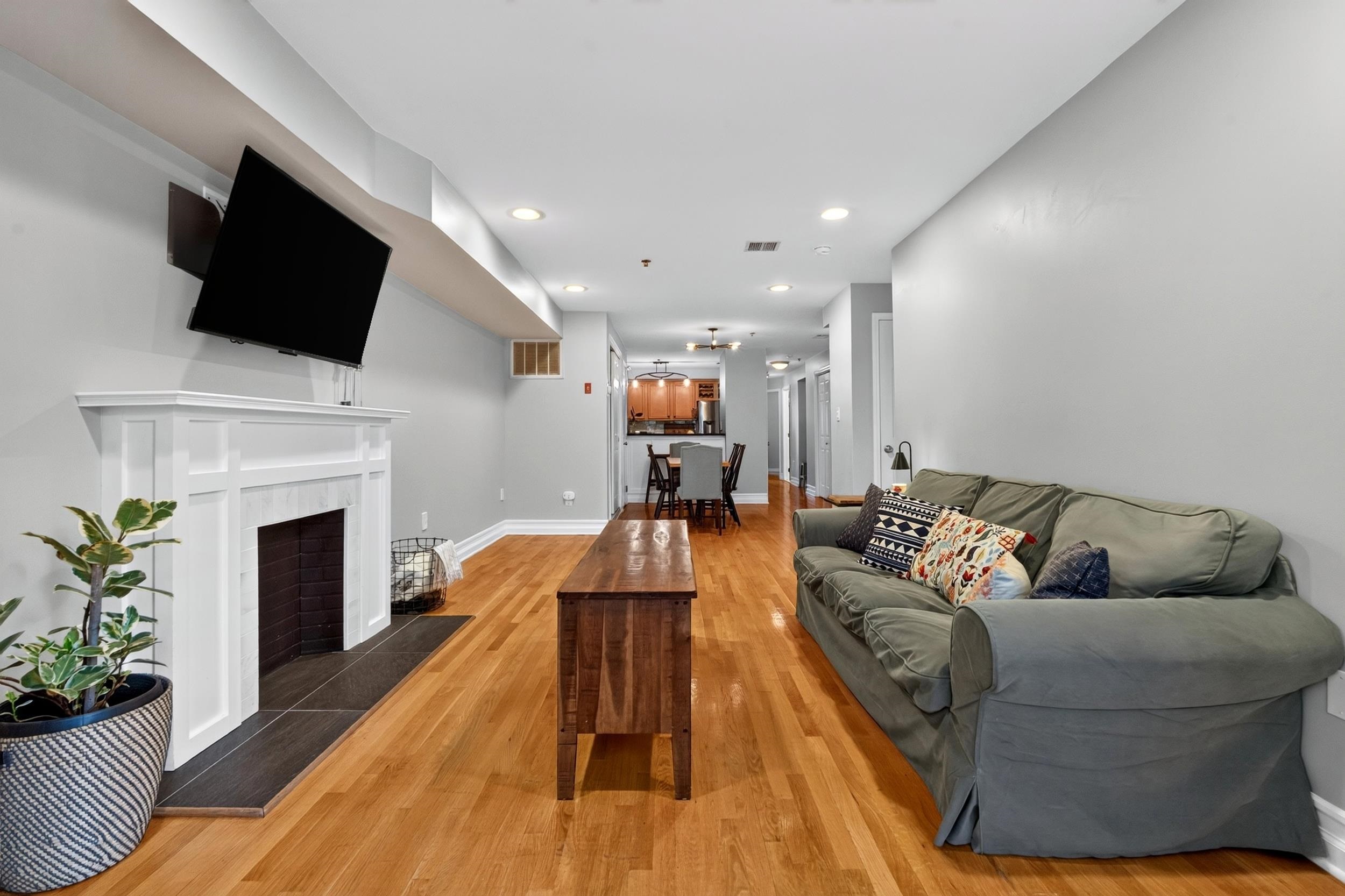 607 JEFFERSON ST - Photo 3