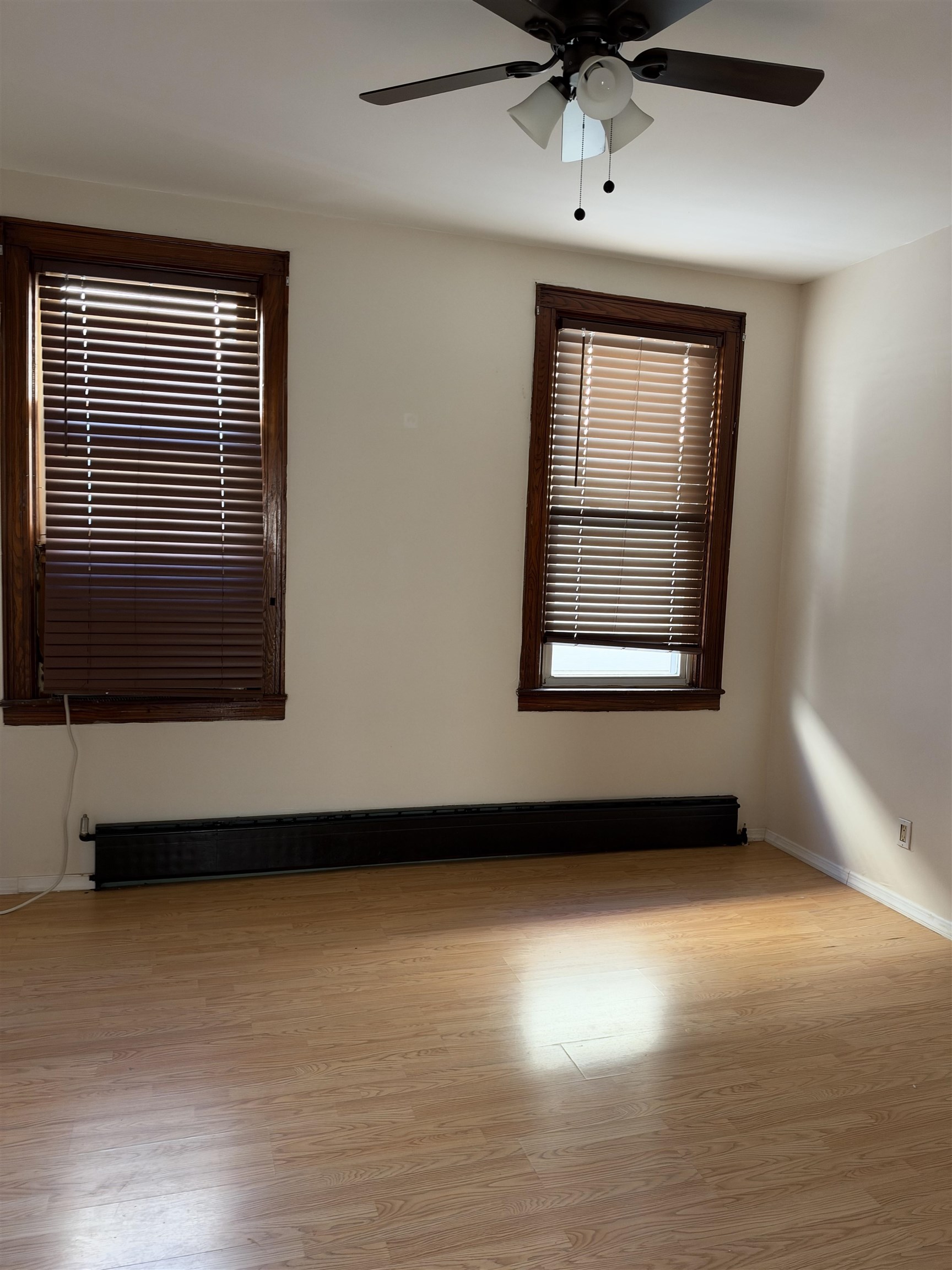182 TERRACE AVE - Photo 2