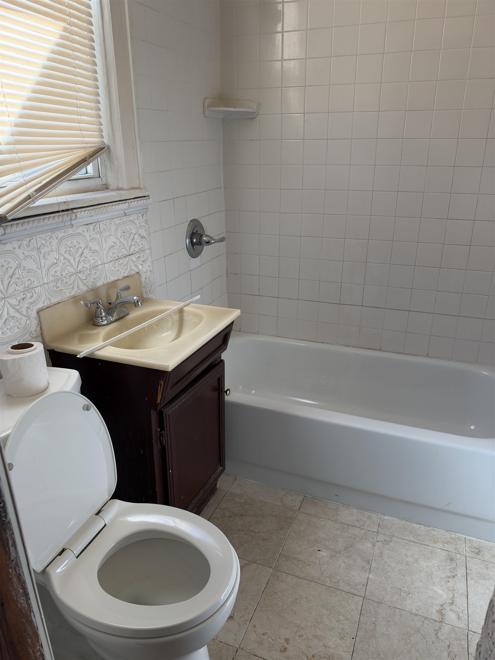 182 TERRACE AVE - Photo 3