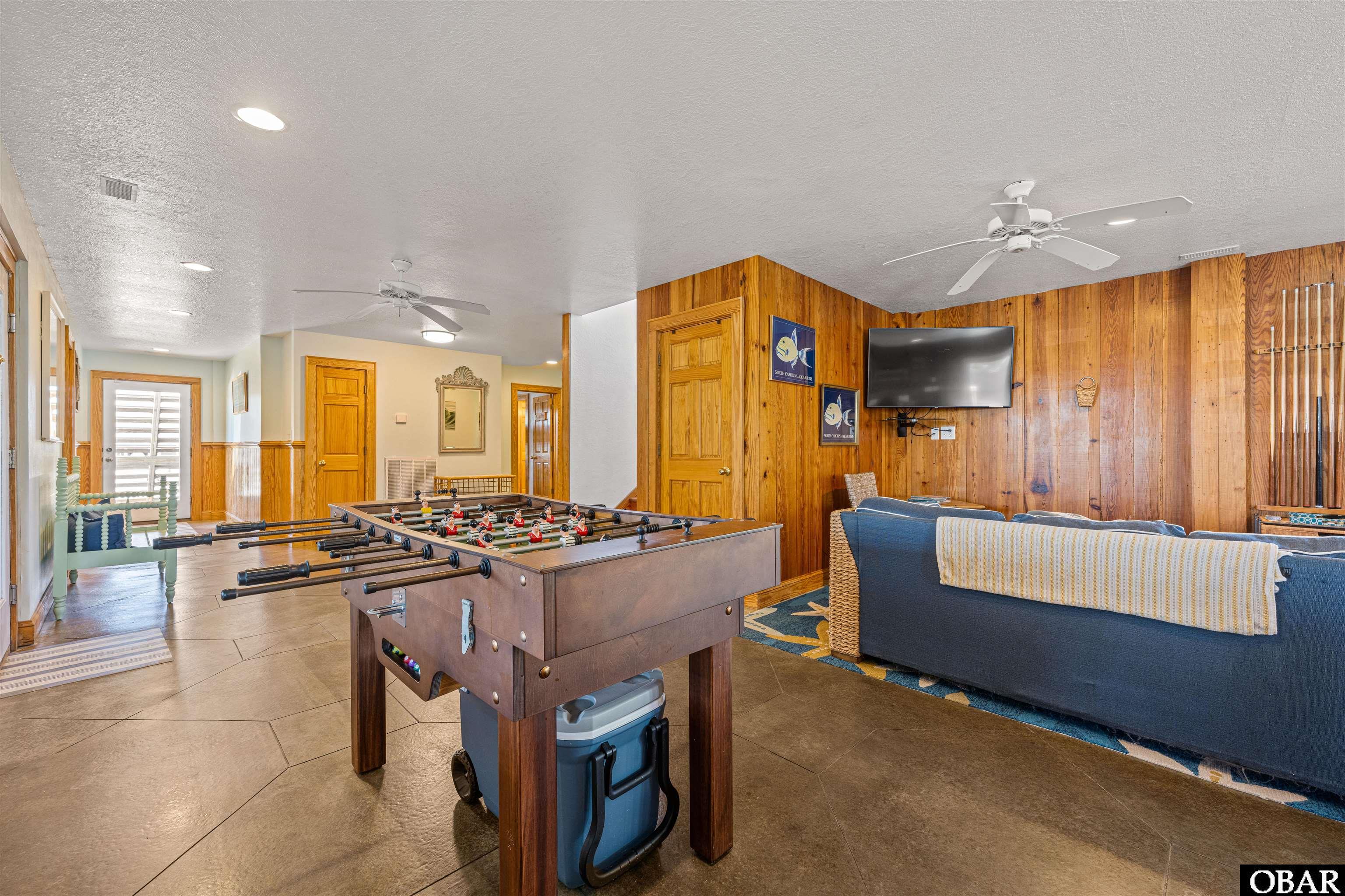 2407 Virginia Dare Trail 