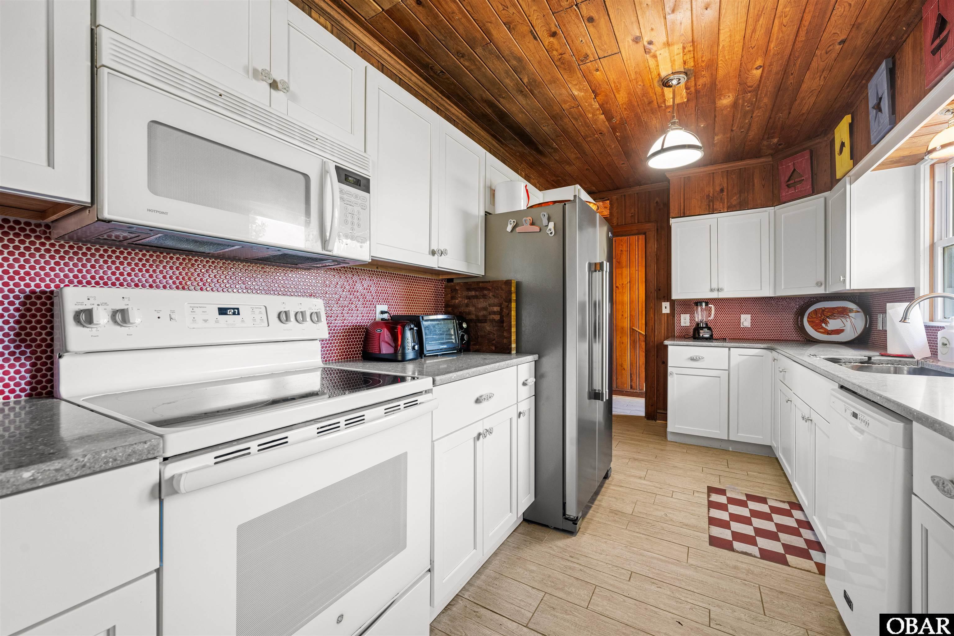 2407 Virginia Dare Trail 