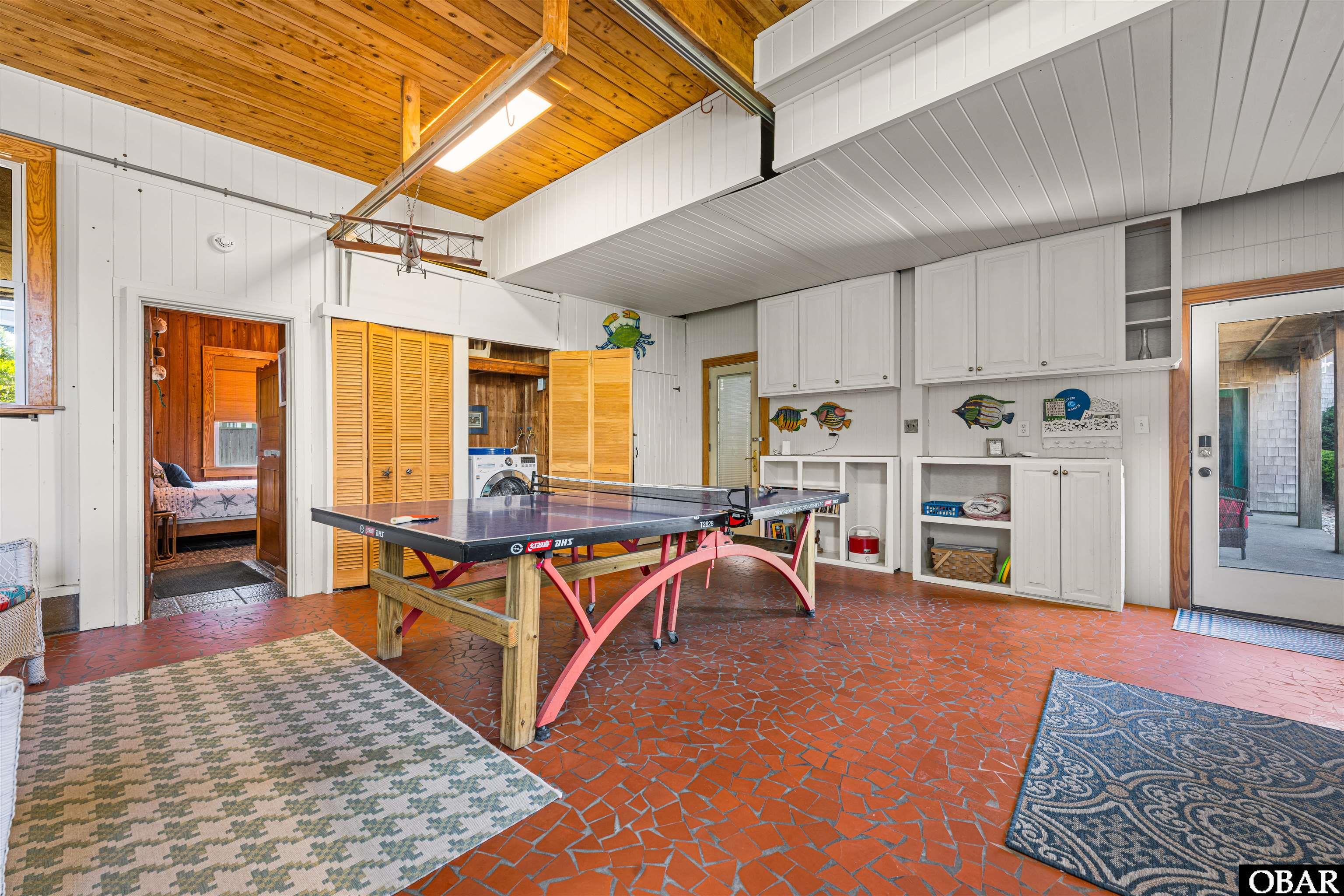 2407 Virginia Dare Trail 