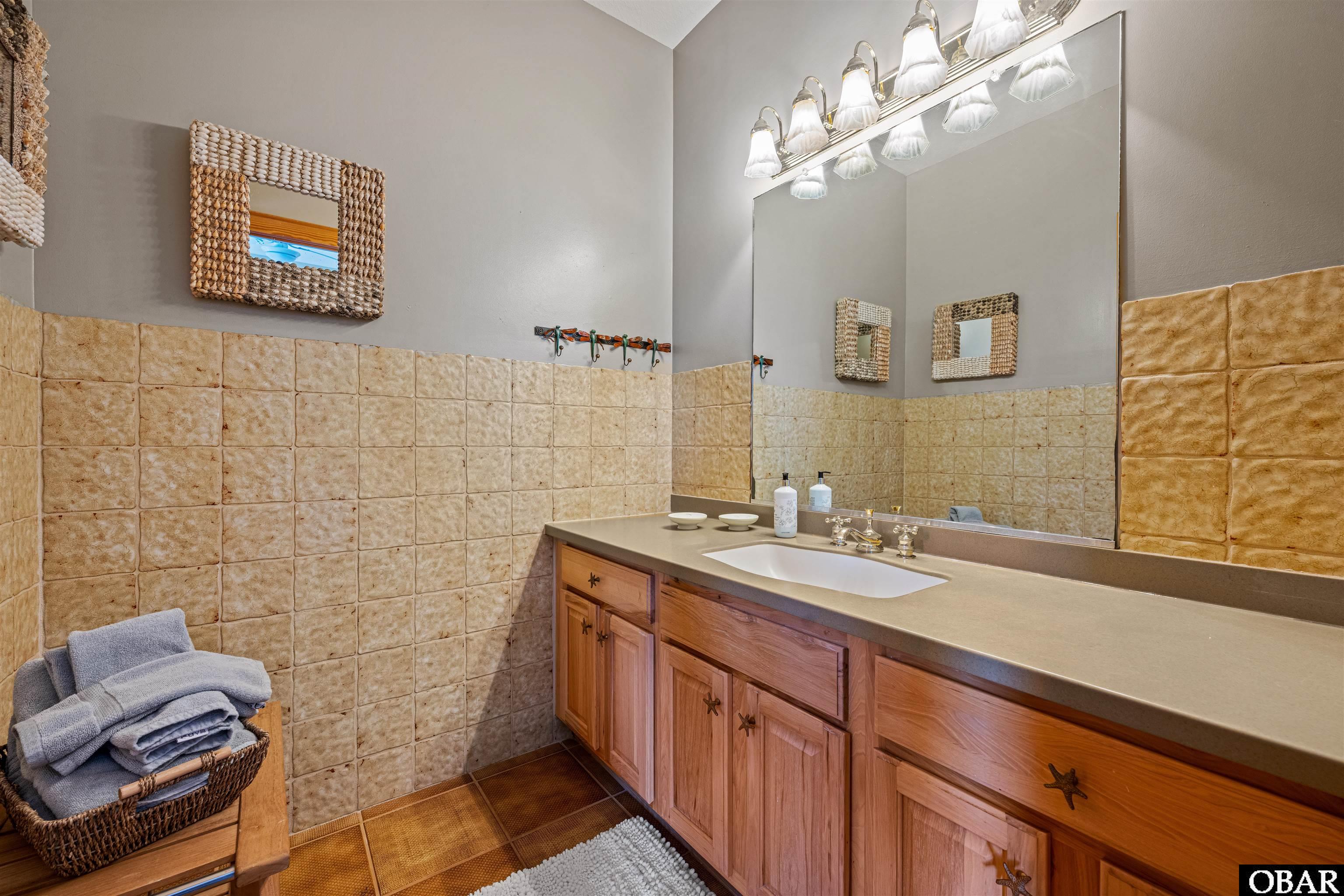 2407 Virginia Dare Trail 