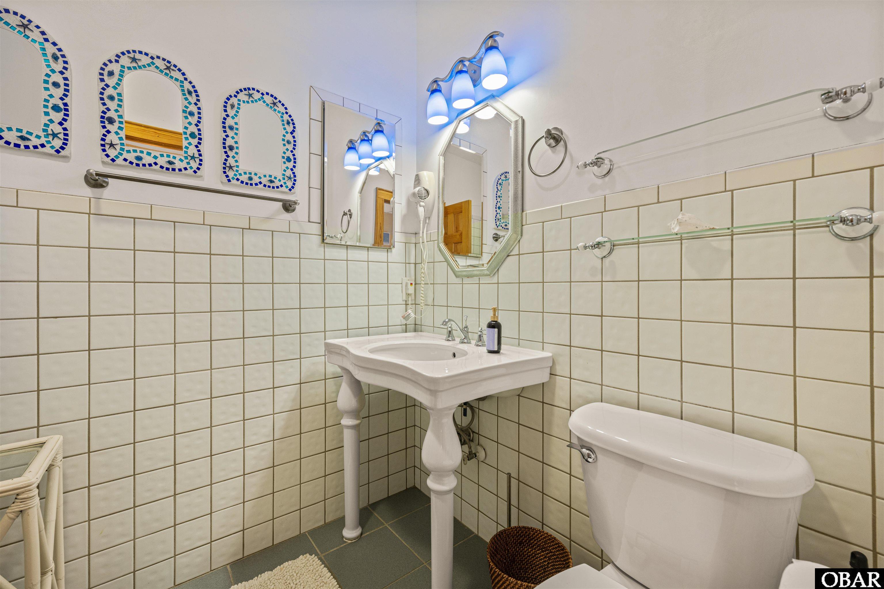 2407 Virginia Dare Trail 