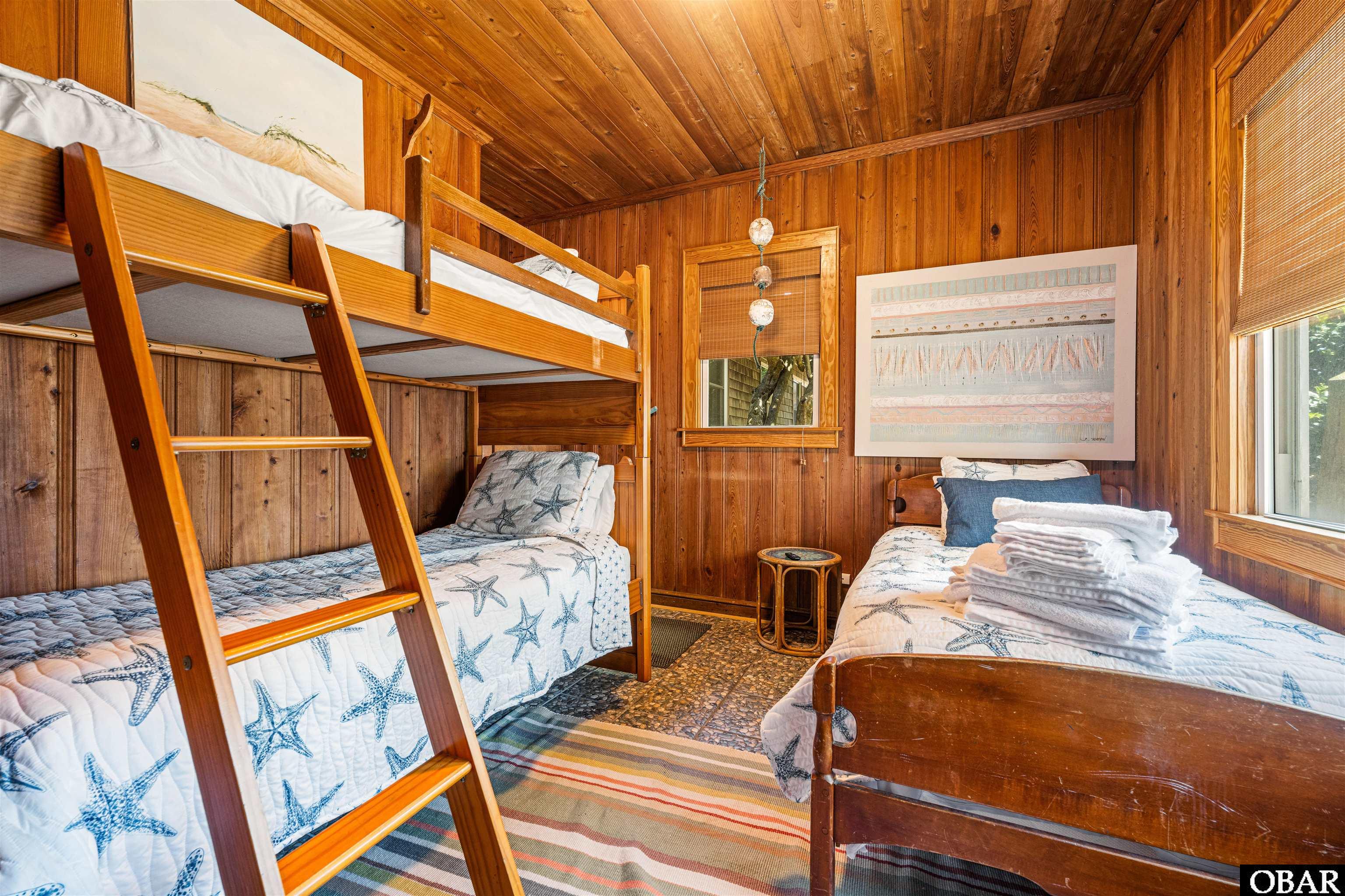 2407 Virginia Dare Trail 