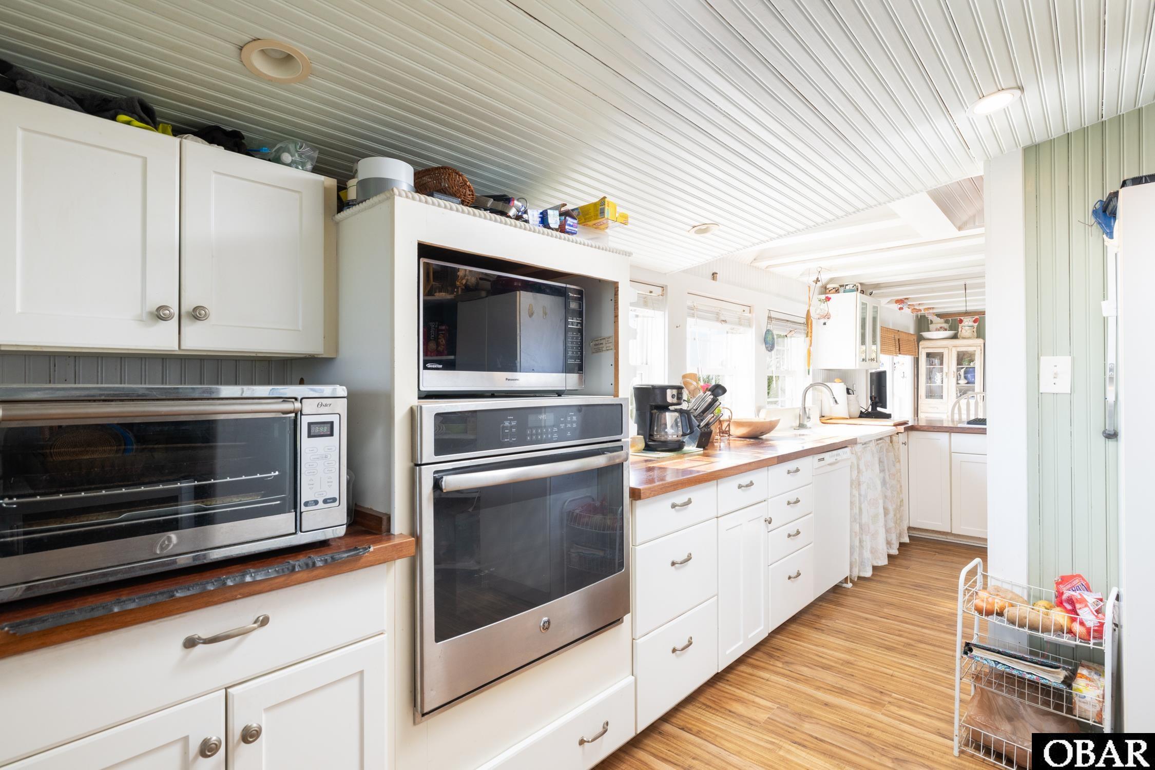 1327 Kitty Hawk Road 