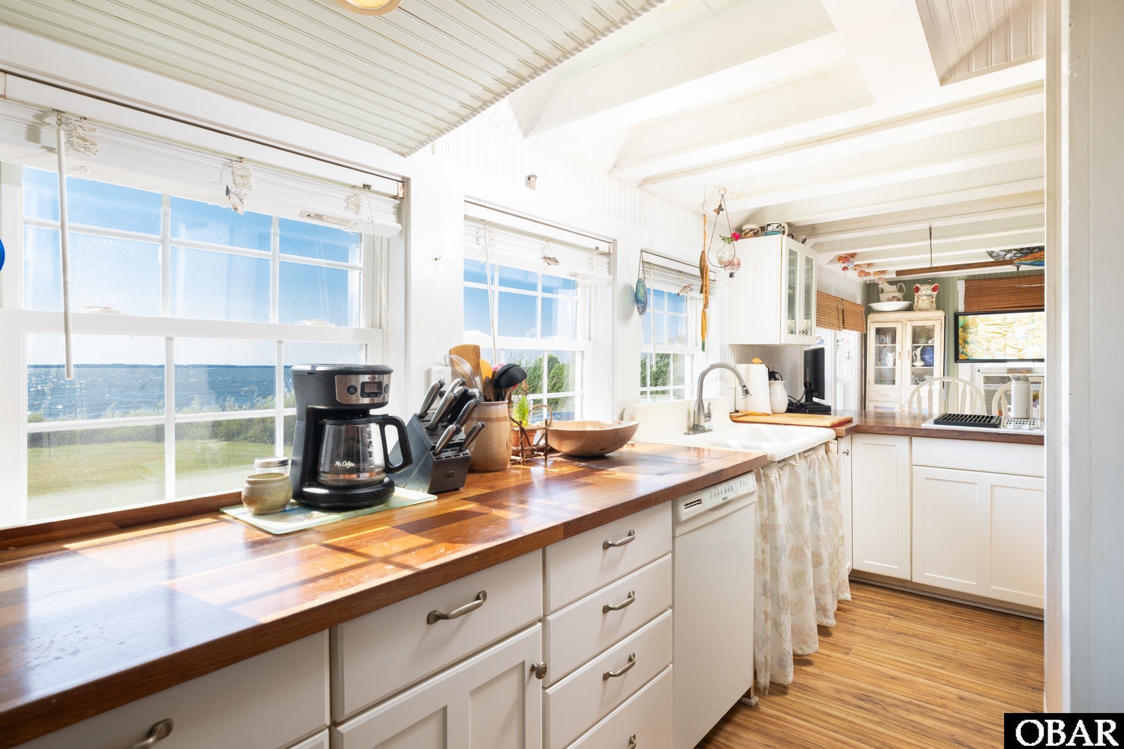 1327 Kitty Hawk Road 