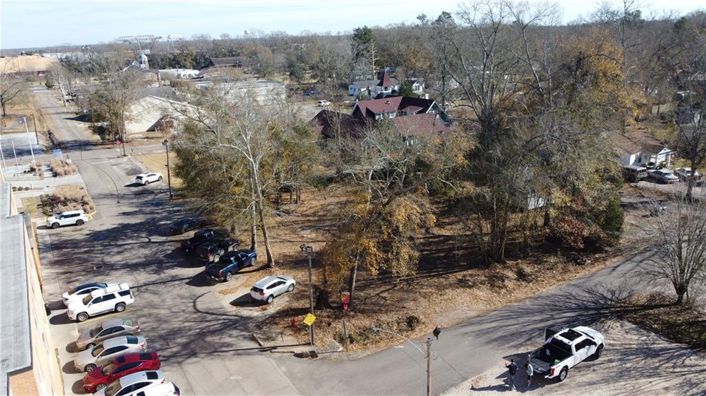 W 5TH Street, Bogalusa, LA 70427