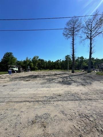 133 LAKE VIEW Drive, Laplace, LA 70068