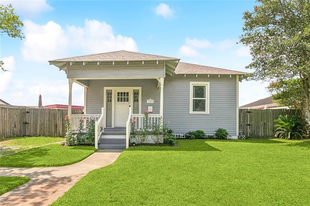 220 MOSS Lane, River Ridge, LA 70123