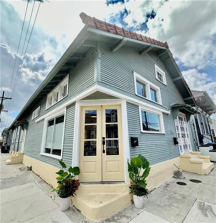 2632 DAUPHINE Street, New Orleans, LA 70117