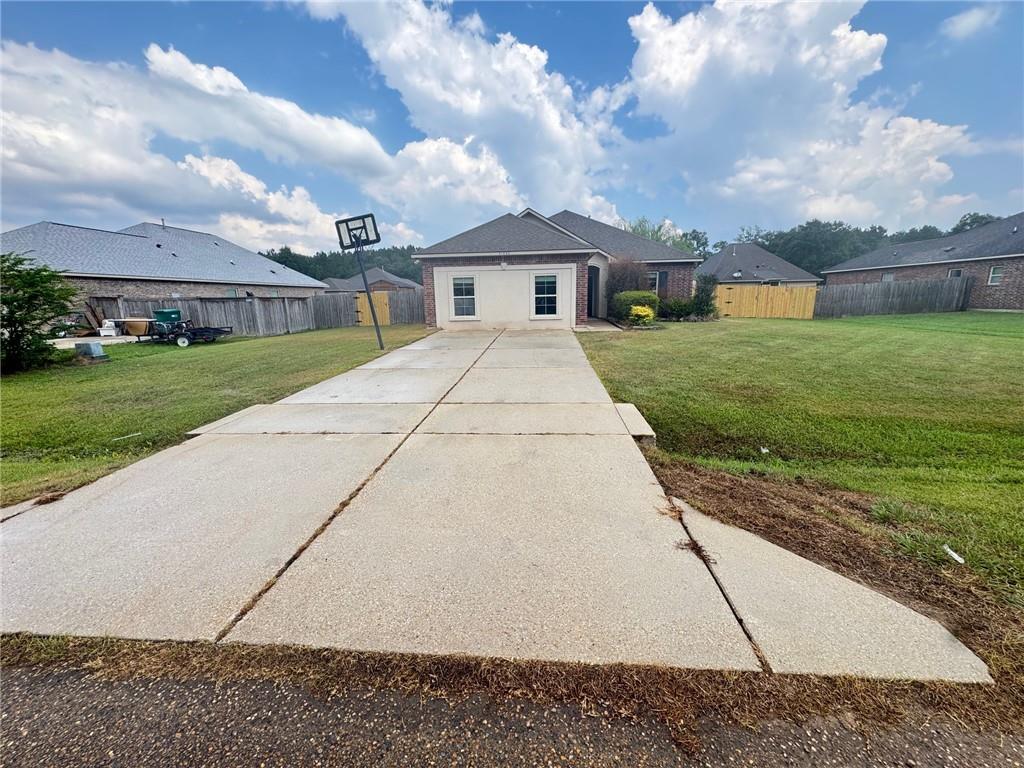 21326 BEAU CHATEAU Boulevard, Ponchatoula, LA 70454