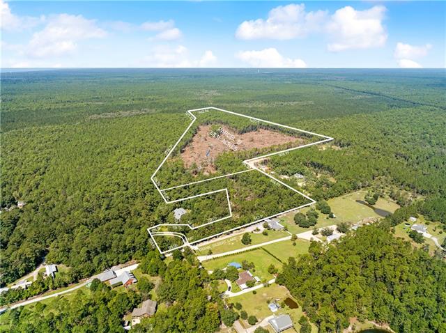 FRANK GILBERT Lane, Lacombe, LA 70445