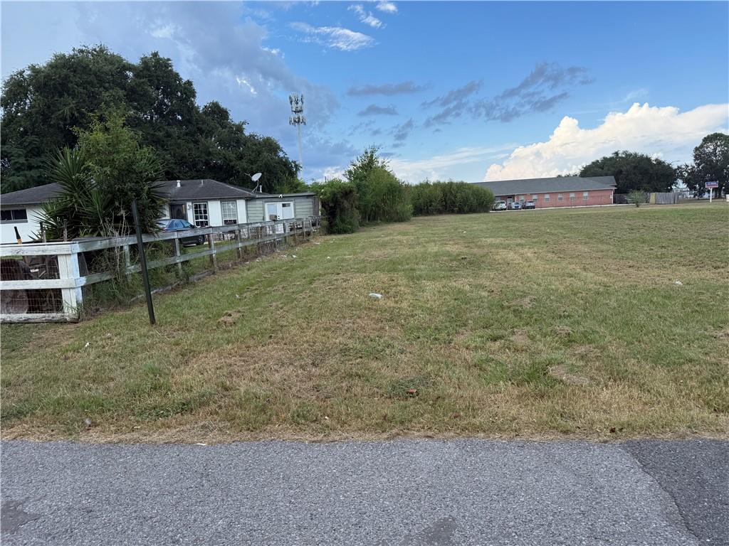 7939 EDGELAKE Court, New Orleans, LA 70126