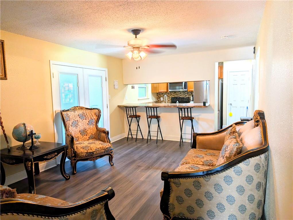 2552 E CATAWBA Drive, Harvey, LA 70058