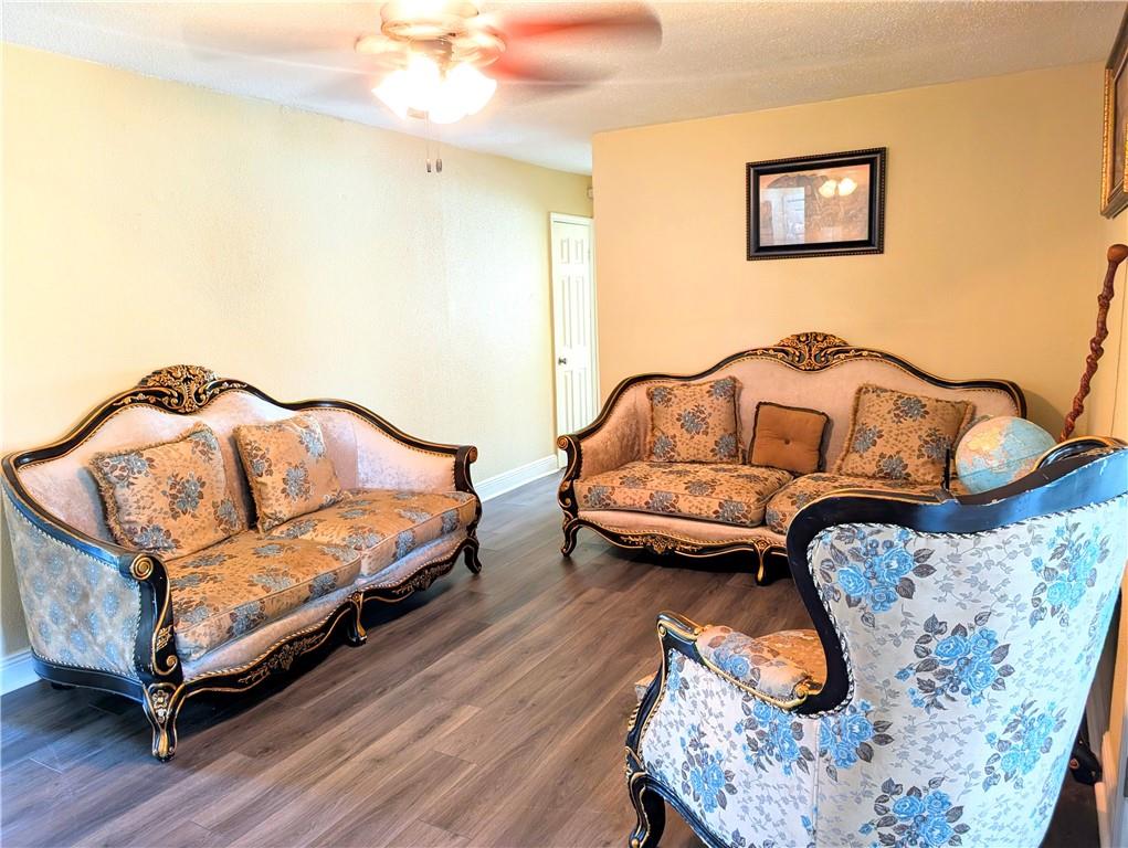 2552 E CATAWBA Drive, Harvey, LA 70058