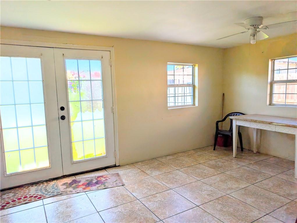 2552 E CATAWBA Drive, Harvey, LA 70058