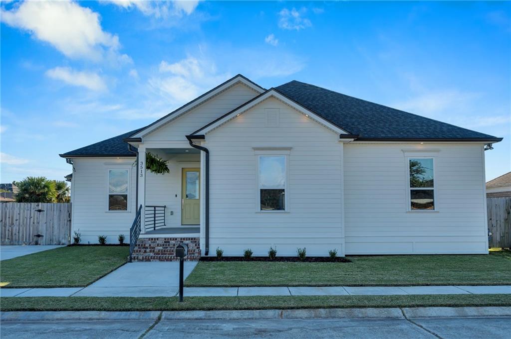 3513 GALLO Drive, Chalmette, LA 70043