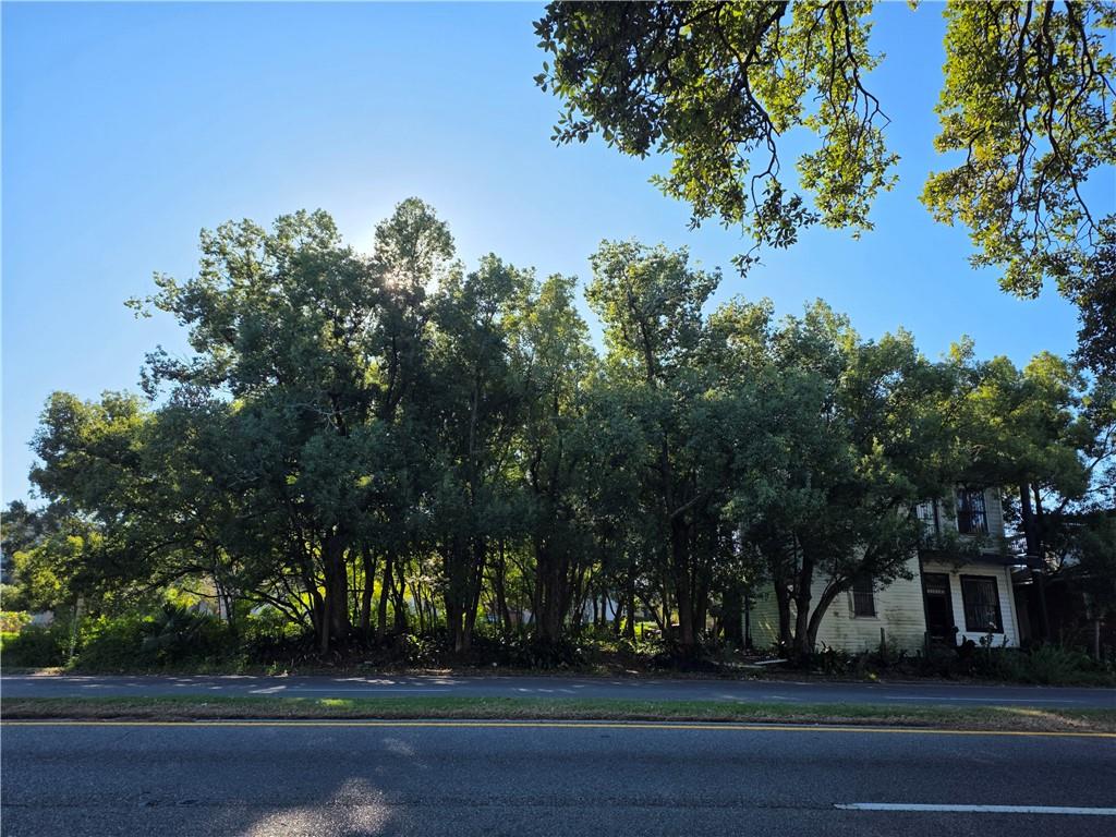 2610 GENTILLY Boulevard, New Orleans, LA 70122