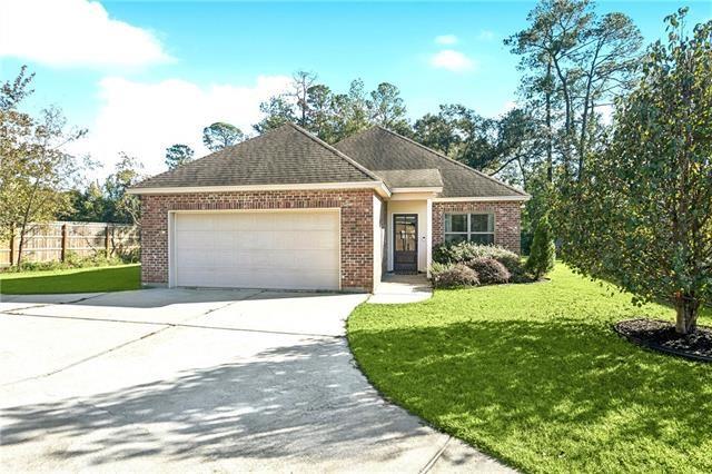 Homes for sale in Mandeville, LA | 139 Gallier Court, Mandeville, LA 70448 | MLS# NO2533818