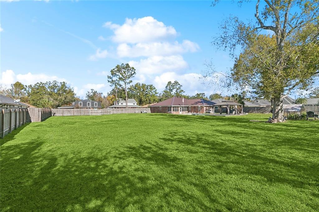 310 DEVON Road, Laplace, LA 70068