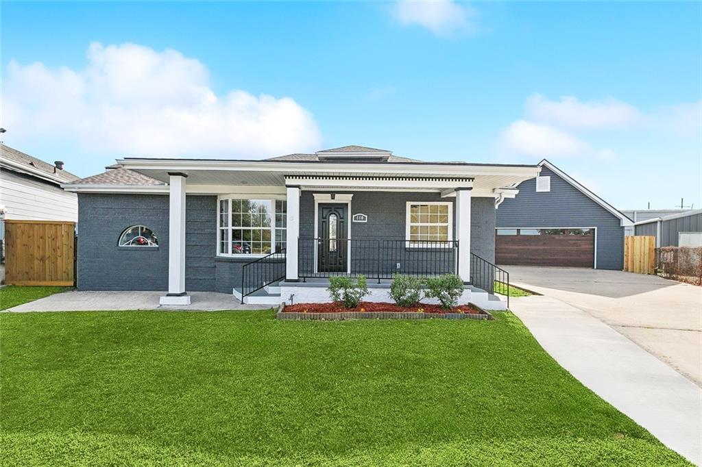 110 ALEXANDER Place, Arabi, LA 70032