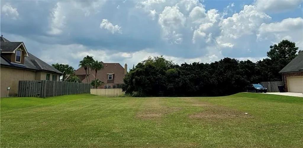 119 CHAPEL HILL Drive, Belle Chasse, LA 70037